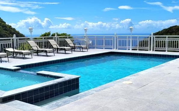 Luxury - Saba Arawak Hotel